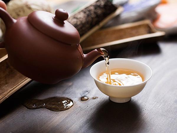 Sai lầm tai hại khi uống trà có thể gây đột quỵ, ảnh hưởng thần kinh