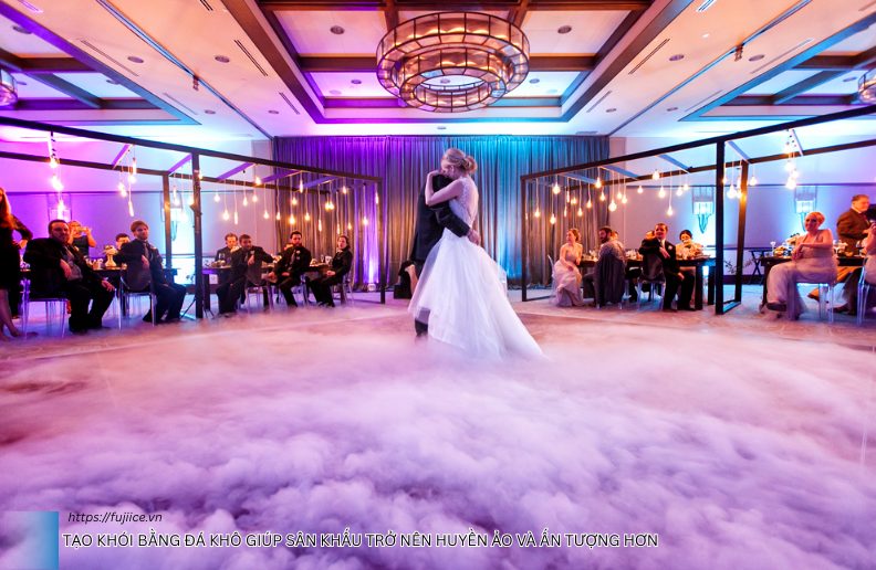 Đá Khô Tạo Khói Sân Khấu: Hướng Dẫn Kỹ Thuật & An Toàn Chi Tiết 1 Tạo khói bằng đá khô giúp sân khấu trở nên huyền ảo và ấn tượng hơn